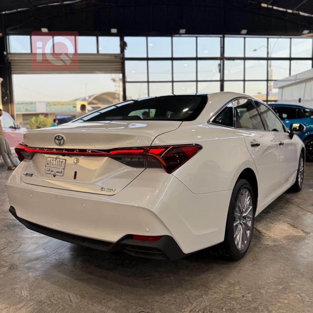 تۆیۆتا ئەڤەلۆن